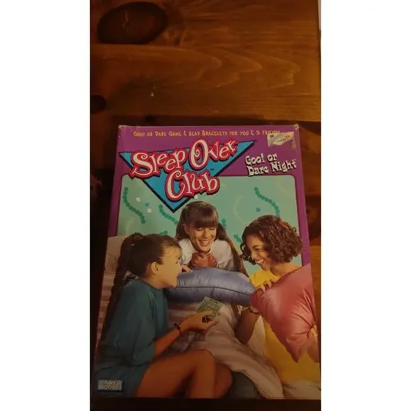 Sleep Over Club It's A T-Shirt Night Set Vintage 1995 Parker Bros - Picture 2 of 3